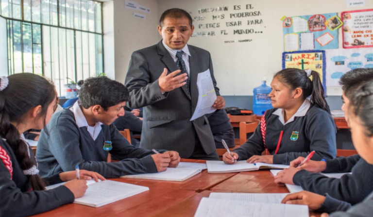 La norma aprobada por el Congreso precisa que la pensión será equivalente al monto de la remuneración íntegra mensual (RIM) de la primera escala magisterial.