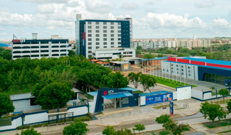 A nivel nacional, también destaca en el Ranking SCImago 2026, donde figura entre las tres mejores universidades privadas del Perú.