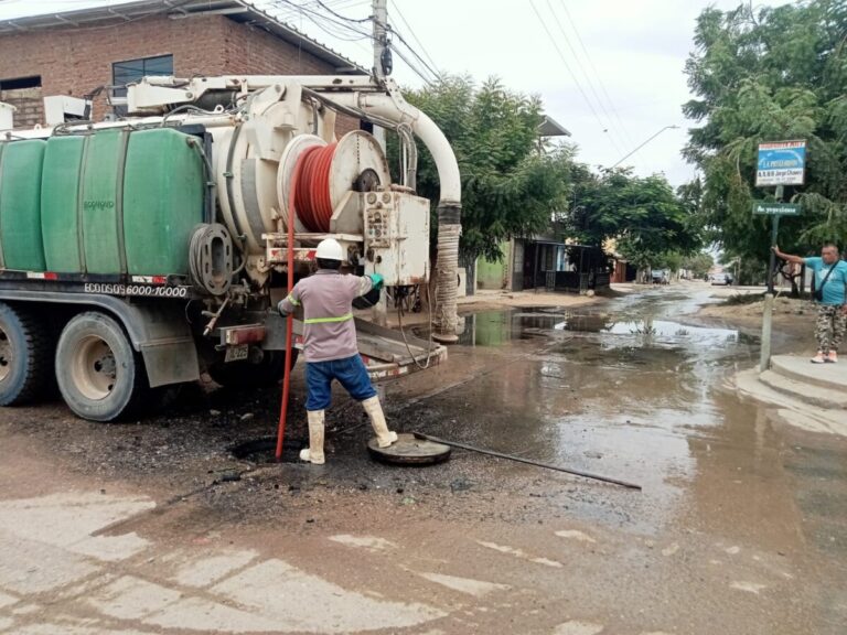 EPS Grau ejecuta trabajos en alcantarillado del A.H. Nueva Esperanza Intervención se realizó tras una emergencia registrada en la red de saneamiento del asentamiento humano ubicado en Veintiséis de Octubre