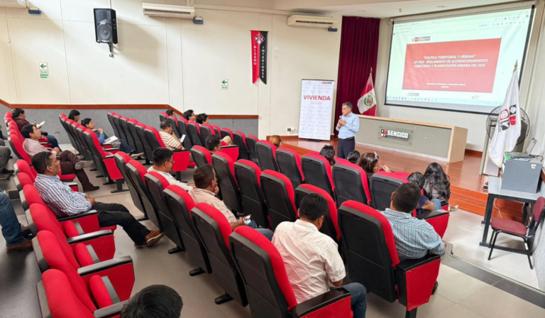 Durante la jornada se reforzó el conocimiento sobre normativa urbanística y mecanismos vinculados a vivienda de interés social.