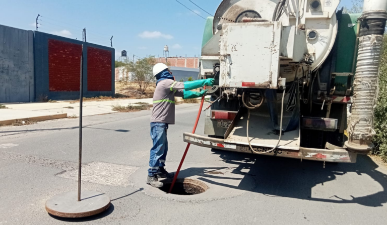 La EPS Grau ejecutó la limpieza de 62 mil 650 metros lineales de redes de alcantarillado.