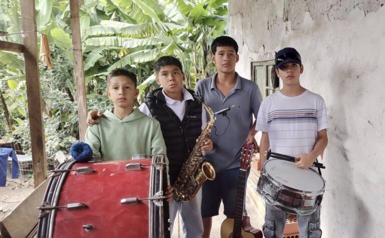 Niños huancabambinos crean su propia orquesta con apenas 12 y 13 años Niños huancabambinos crean su propia orquesta con apenas 12 y 13 años