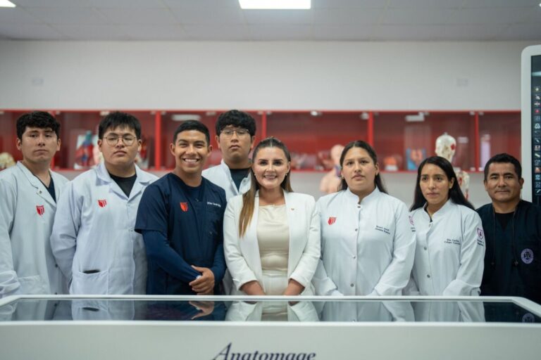 Presidenta ejecutiva, Mgtr. Kelly Acuña, posiciona a la UCV en el escenario empresarial iberoamericano