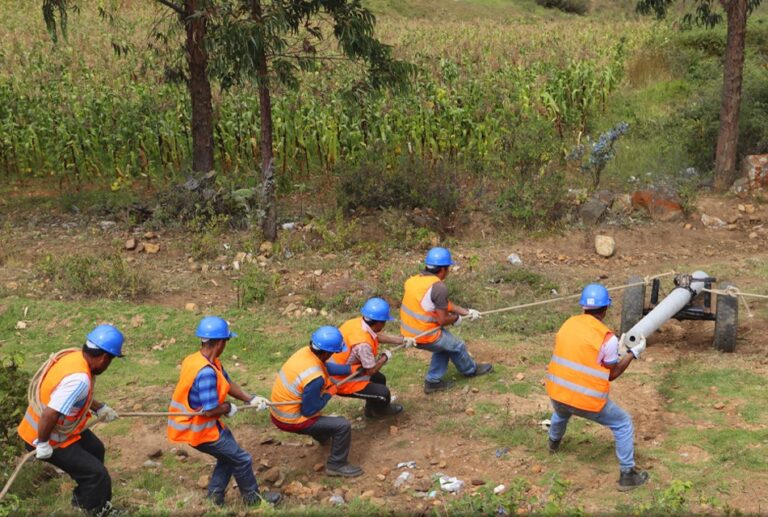 Más de 29 mil piuranos accederán a electricidad tras avance de proyecto rural Más de 29 mil piuranos accederán a electricidad tras avance de proyecto rural