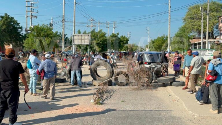 “Más caro resulta producir que vender”: arroceros mantienen bloqueos y paralizan tránsito en Piura