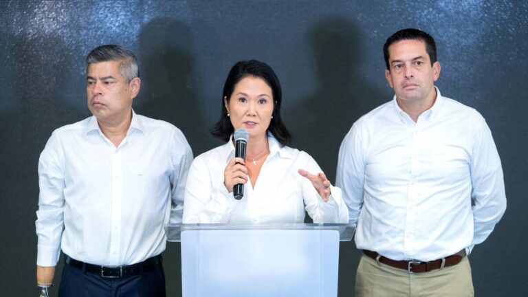 Keiko Fujimori irá a segunda vuelta junto a Luis Galarreta y Miguel Torres Keiko Fujimori irá a segunda vuelta junto a Luis Galarreta y Miguel Torres