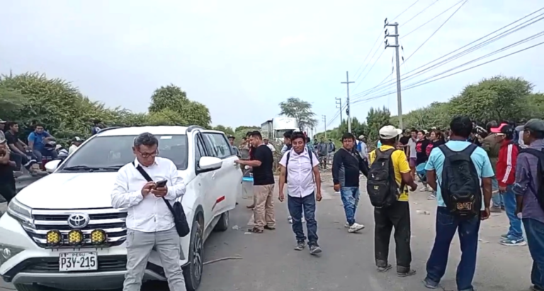 Paro agrario mantiene 12 vías bloqueadas en la región Piura, según Sutran Paro agrario mantiene 12 vías bloqueadas en la región Piura, según Sutran
