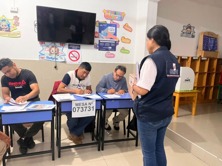 Elecciones 2026: primeras mesas de sufragio quedan instaladas en Piura y el resto del país Más de 90 mil mesas deberán instalarse en el país para recibir el voto de más de 26 millones de ciudadanos. En Piura y Sullana, las primeras mesas quedaron habilitadas antes de las 6:10 de la mañana.