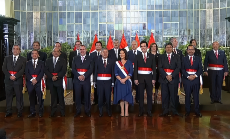 Keiko Fujimori juramenta al primer Gabinete Ministerial liderado por Luis Galarreta