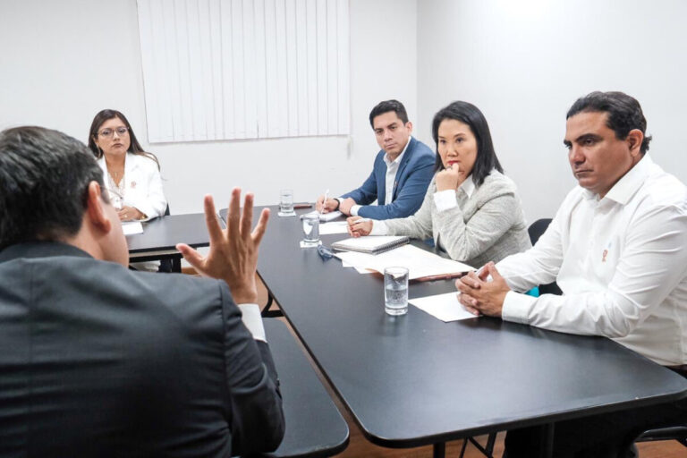 Luis Neyra asegura que Keiko Fujimori trabajará “codo a codo” con los gobiernos regionales para enfrentar el fenómeno de El Niño Luis Neyra asegura que Keiko Fujimori trabajará “codo a codo” con los gobiernos regionales para enfrentar el fenómeno de El Niño