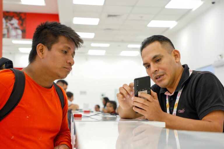 Solos dos empresas de telecomunicaciones superan la meta de calidad de atención al usuario, según Osiptel Solos dos empresas de telecomunicaciones superan la meta de calidad de atención al usuario, según Osiptel