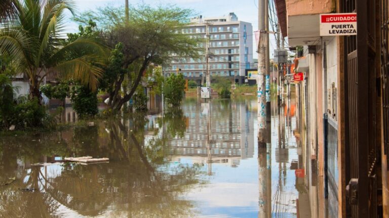 Gobierno evalúa puentes aéreos ante posibles daños por fenómeno de El Niño