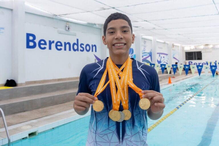 Nadador de 13 años rompe récord nacional durante la Copa Internacional Club Grau 2026 El nadador piurano de 13 años registró 1:02.39 en la XIX Copa Internacional de Natación Club Grau 2026. Ahora busca clasificar al Sudamericano Escolar en Ecuador y regresar a la selección nacional.