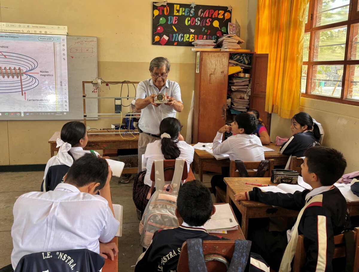 Capacitan a escolares de Veintiséis de Octubre a través de Aprendiendo con Energía y Mujeres Electricistas