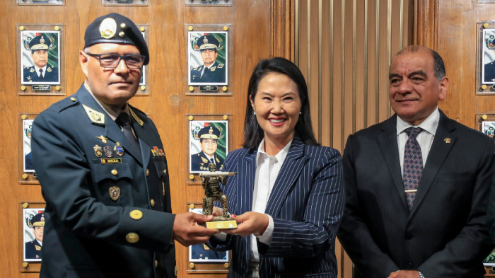 Keiko Fujimori anuncia fortalecimiento de la PNP durante aniversario de la Diropesp