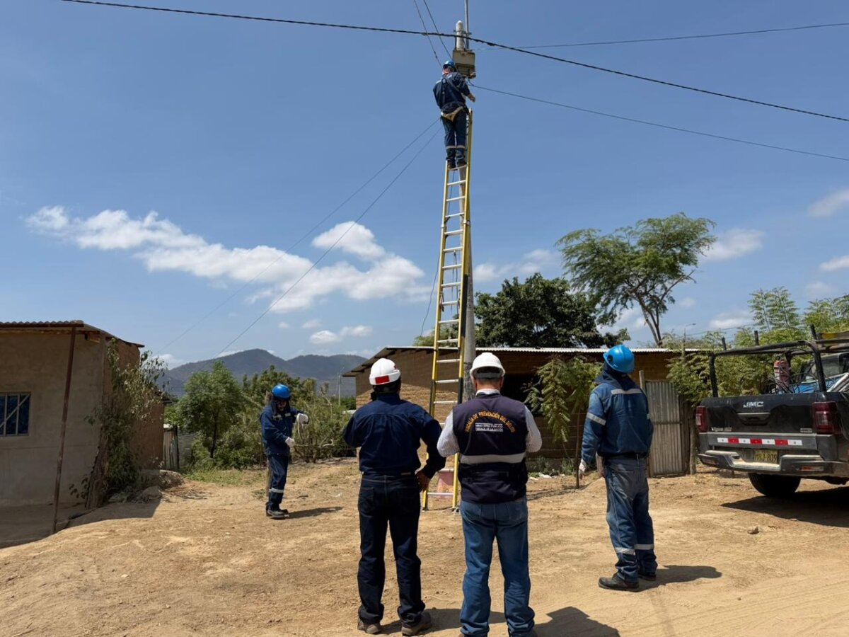 Enosa retira más de 300 metros de cable clandestino en Las Lomas.
