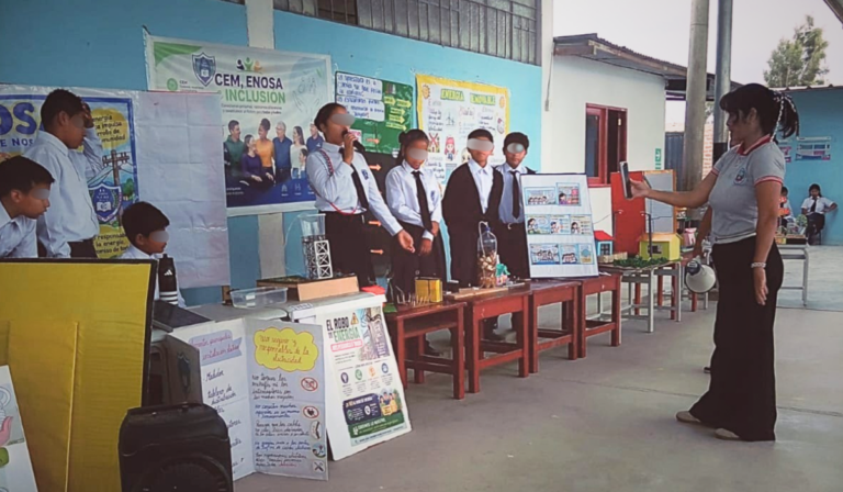 La actividad también incluyó dramatizaciones en las que los escolares representaron situaciones relacionadas con el uso adecuado de la electricidad.