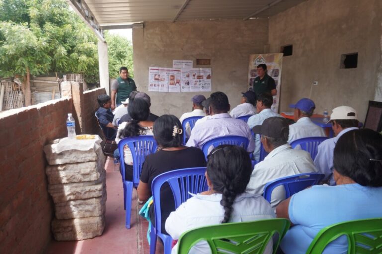 Productores de El Carmen reciben capacitación para mejorar la genética de caprinos y ovinos