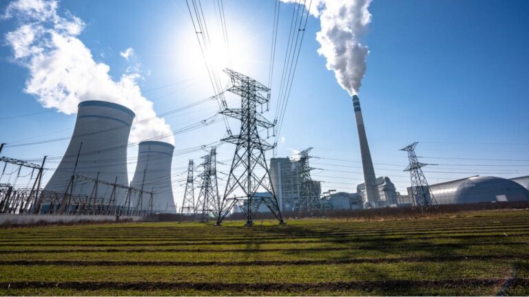 Gas natural puede reducir hasta 35 % las emisiones de CO2 en la industria peruana, señala Jenbacher El uso de gas natural para generar electricidad permite reducir los costos operativos y las emisiones de CO₂ en comparación con el diésel, asegura Jenbacher,
