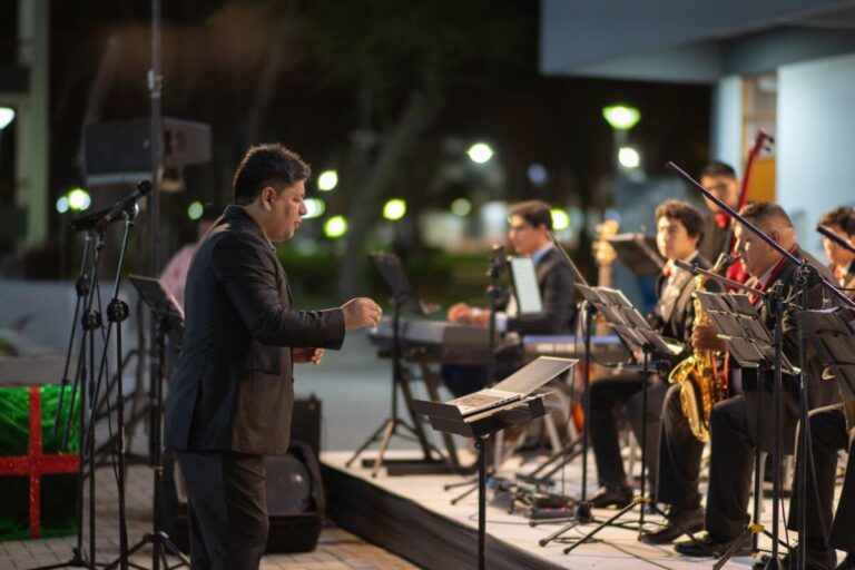 Big Band UDEP celebrará sus 25 años con un concierto gratuito en Piura La agrupación está integrada por alumnos de distintas facultades de la Universidad de Piura, quienes desarrollan sus habilidades mediante ensayos y presentaciones.