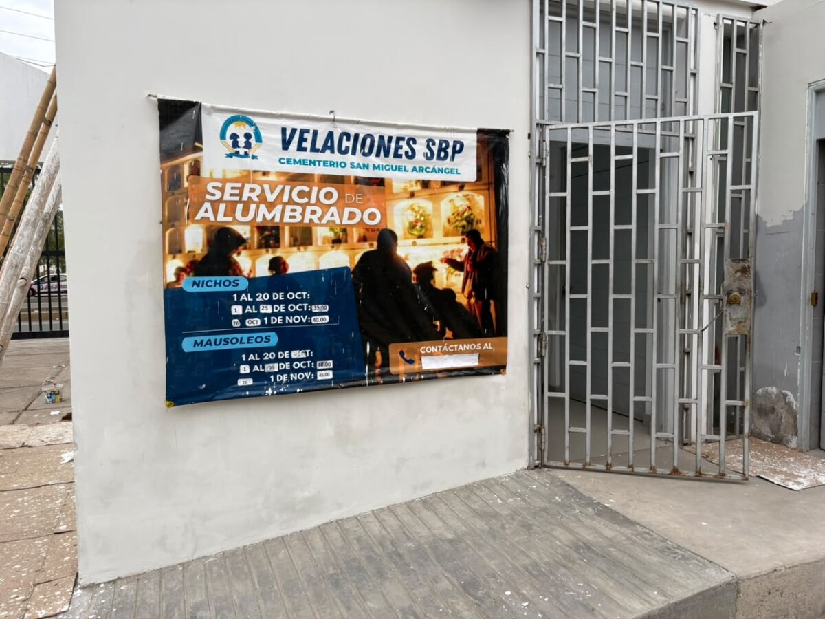 Piuranos buscan la manera de proteger los nichos de las lluvias. Foto: Roberto Palacios / Walac Noticias.