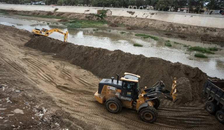Las defensas del río Piura, el sector Chutuque y los proyectos de la ANIN registran demoras críticas. El CIP advierte falta de gestión ante las lluvias.